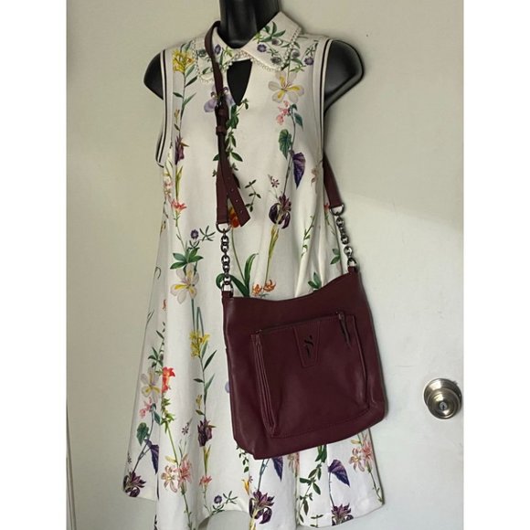 Simply Vera Vera Wang Red Medium Crossbody Bag - Picture 7 of 11